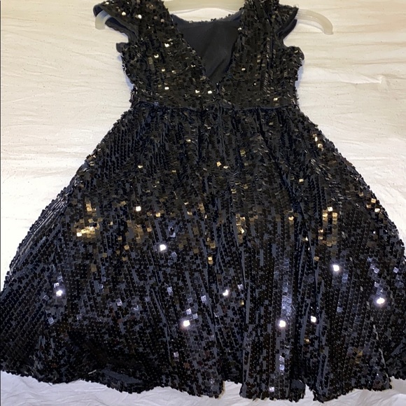 Dress - Picture 3 of 3